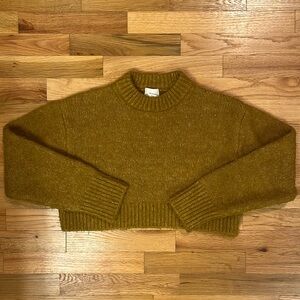 H&M XS cropped cozy sweater